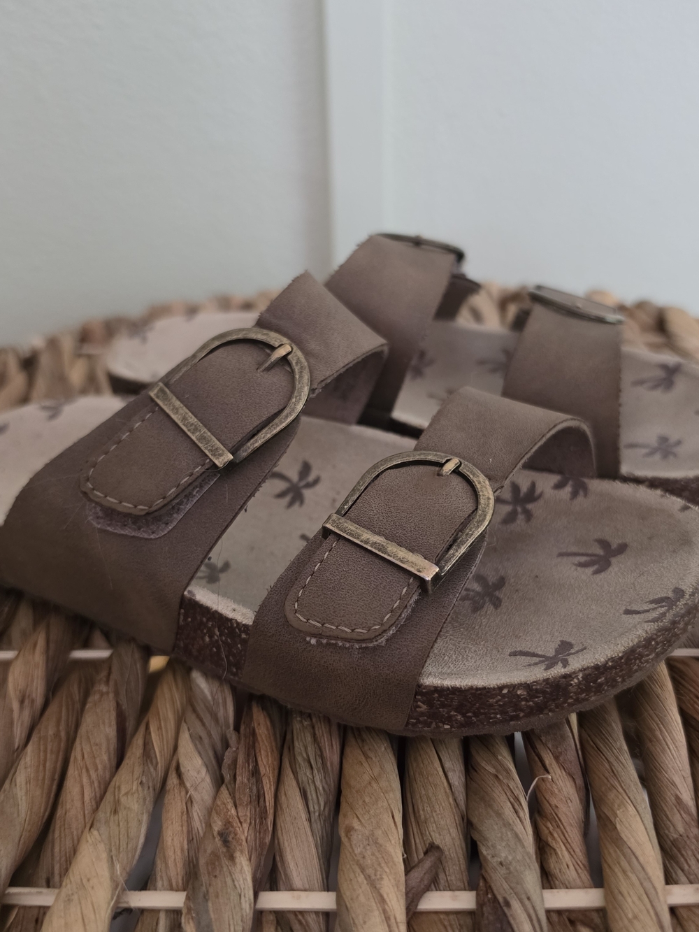 Wonder Nation Brown Double-Buckle Kids Size 1 Sandals